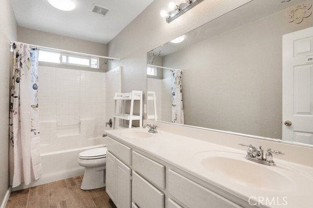 38552 Members Club Drive, Murrieta CA: https://media.crmls.org/medias/c8feec92-b89b-4b64-91d9-fb06e32a766a.jpg