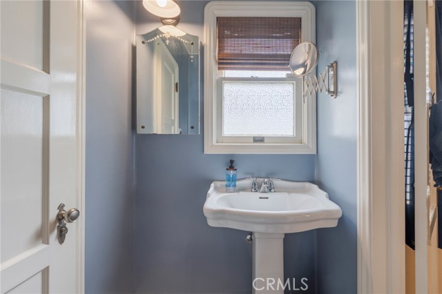 Detail Gallery Image 28 of 54 For 331 N Pine, Anaheim,  CA 92805 - 3 Beds | 1/1 Baths