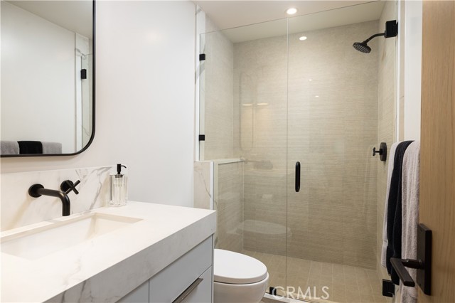 508 Goldenrod Avenue, Corona del Mar CA: https://media.crmls.org/medias/c9005e8a-ffd7-4584-aa6d-876bce69b623.jpg