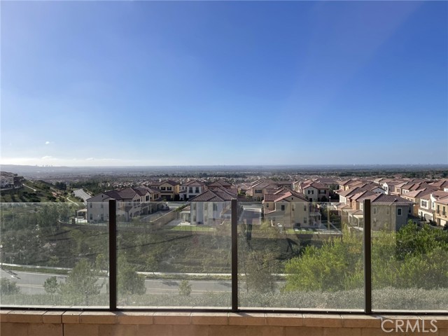 Detail Gallery Image 3 of 8 For 100 Eversedge, Irvine,  CA 92618 - 4 Beds | 2/1 Baths