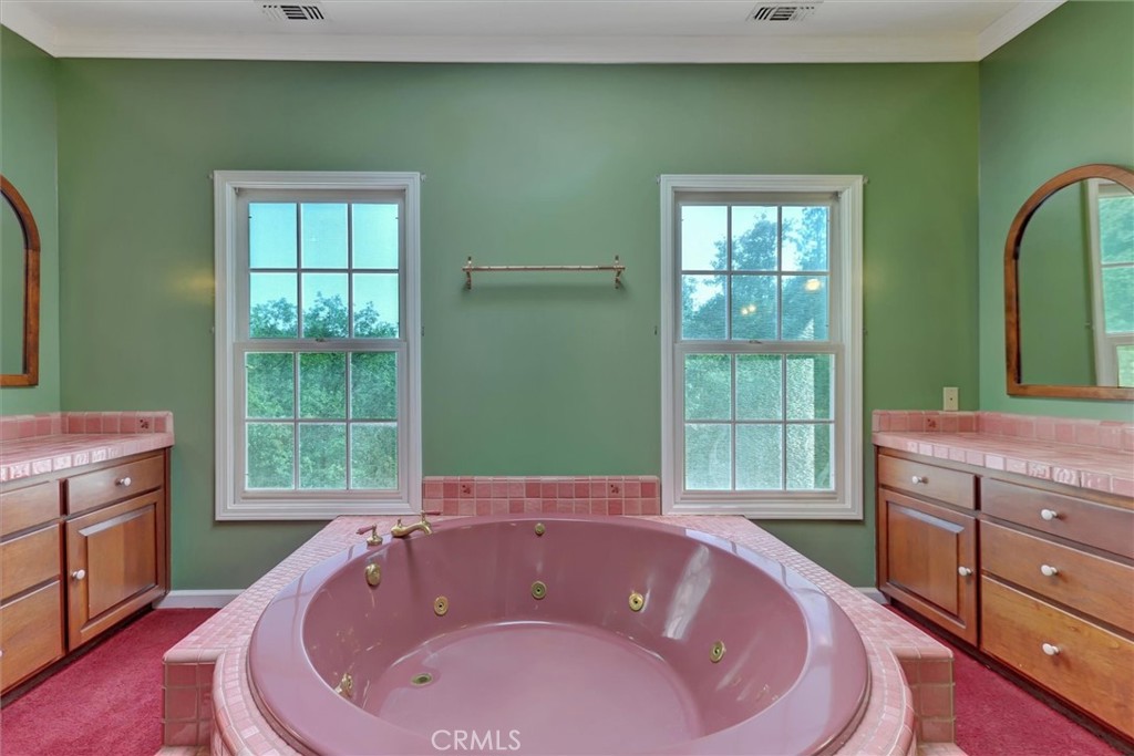 https://media.crmls.org/medias/c901b04c-9f2b-4c06-85eb-50e3fe56af50.jpg?preset=X-Large
