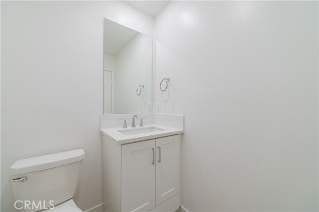 Detail Gallery Image 15 of 31 For 1074 N Anaheim Blvd #2,  Anaheim,  CA 92801 - 2 Beds | 2/1 Baths