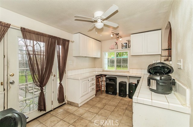 Detail Gallery Image 11 of 28 For 3683 N Ezie Ave, Fresno,  CA 93727 - 3 Beds | 1 Baths