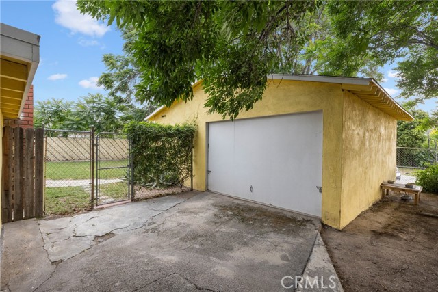 25347 Union Street, San Bernardino CA: https://media.crmls.org/medias/c90293d8-70d9-42d2-aed7-92d0e67f3029.jpg