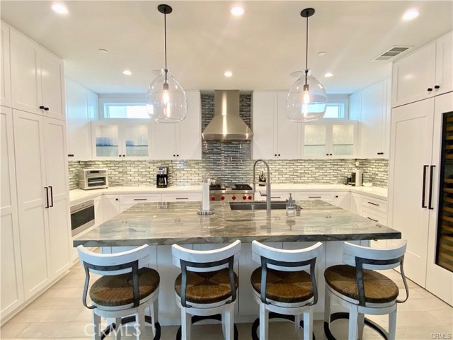 Detail Gallery Image 9 of 26 For 203 Sapphire, Newport Beach,  CA 92662 - 3 Beds | 3/1 Baths