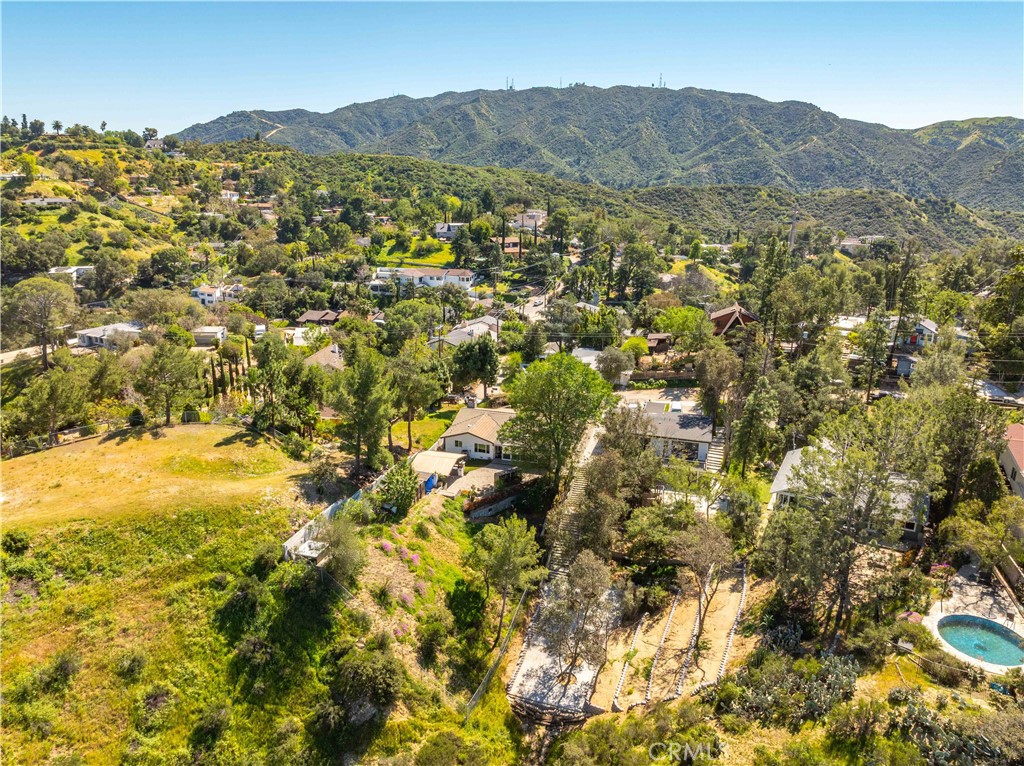 https://media.crmls.org/medias/c903143b-75a6-49fe-b17a-08aeee502d27.jpg?preset=X-Large