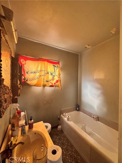 Detail Gallery Image 9 of 27 For 3513 Shipway, Long Beach,  CA 90808 - 3 Beds | 2 Baths