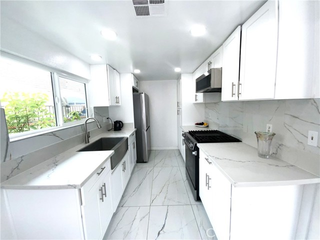 3729 Saratoga Street, Pico Rivera CA: https://media.crmls.org/medias/c90341bf-8f04-48aa-9ddb-b1de04750235.jpg