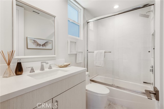 2304 Felton Lane, Redondo Beach, California 90278, 4 Bedrooms Bedrooms, ,5 BathroomsBathrooms,Residential,Sold,Felton,SB22078483