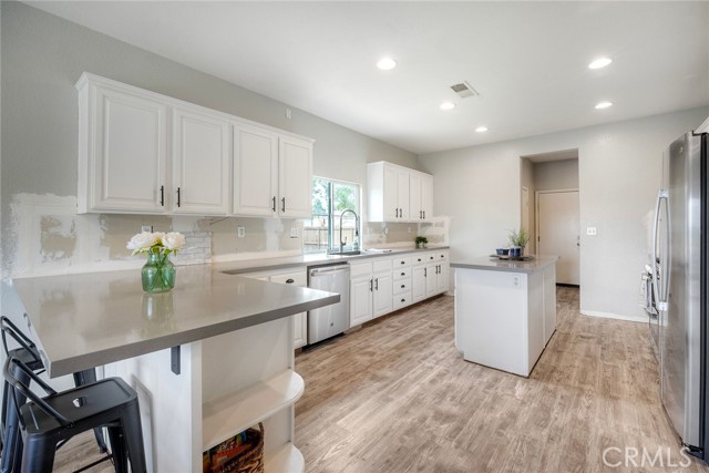 Detail Gallery Image 12 of 41 For 33192 Vermont Rd, Temecula,  CA 92592 - 5 Beds | 3 Baths