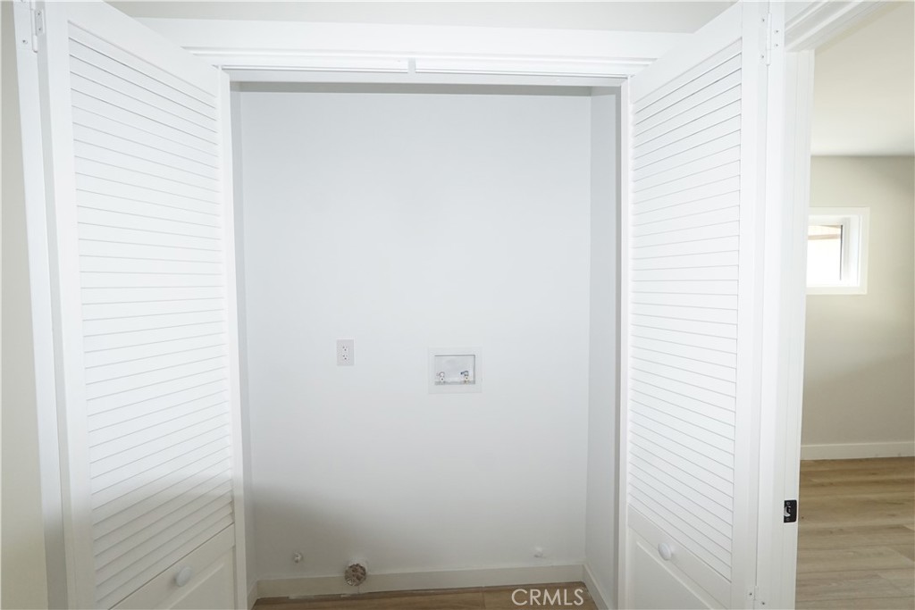 https://media.crmls.org/medias/c9053323-a756-4af2-8b61-3224743ae855.jpg?preset=X-Large