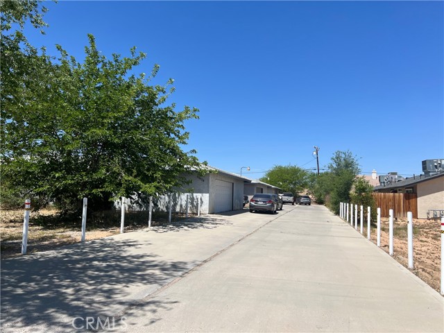 Detail Gallery Image 4 of 4 For 13428 Mohawk Rd, Apple Valley,  CA 92308 - – Beds | – Baths