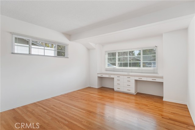 Detail Gallery Image 17 of 50 For 9659 Calvin, Northridge,  CA 91324 - 3 Beds | 3 Baths