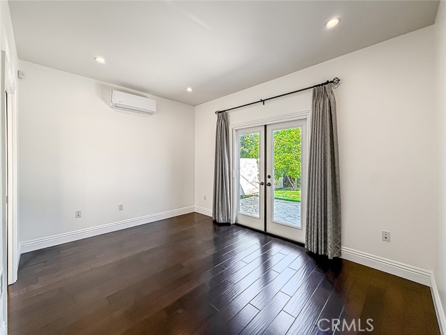 Detail Gallery Image 25 of 58 For 5960 Balcom, Encino,  CA 91316 - 4 Beds | 4 Baths