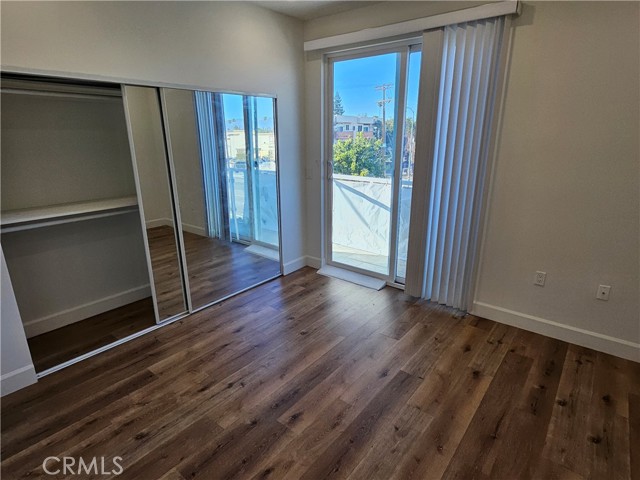 Detail Gallery Image 4 of 11 For 14550 Burbank, Sherman Oaks,  CA 91411 - – Beds | – Baths