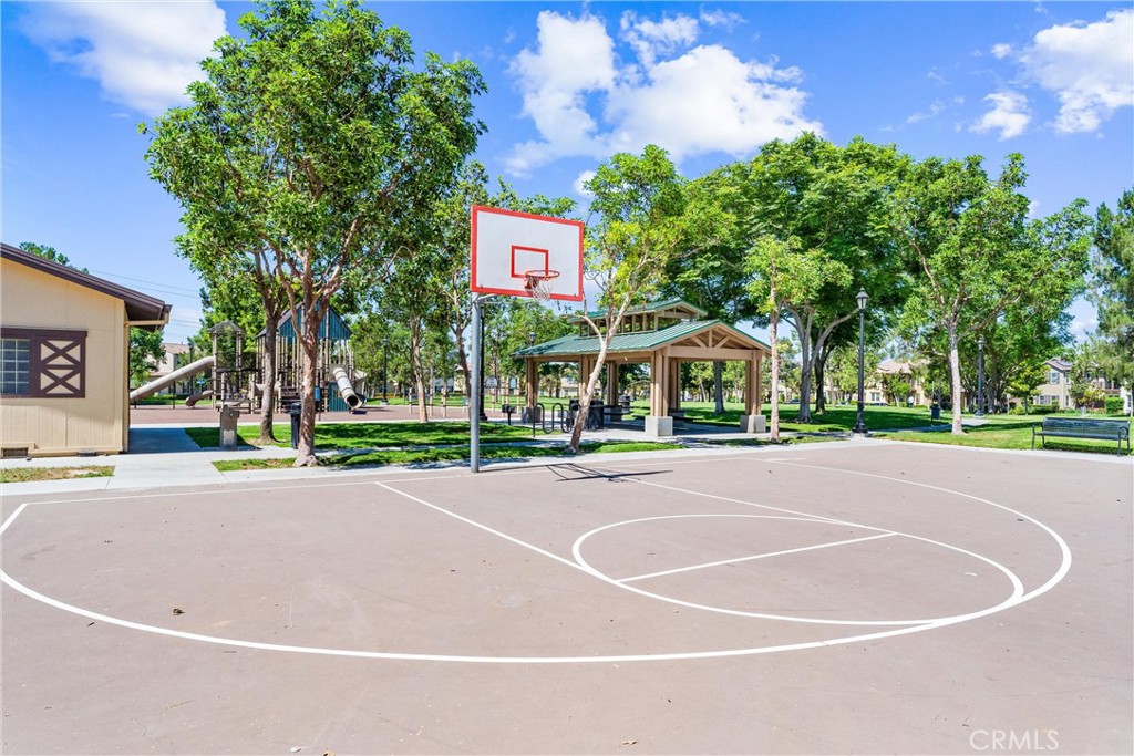 https://media.crmls.org/medias/c90885bc-c463-49ca-b430-1f8428e71a08.jpg?preset=X-Large