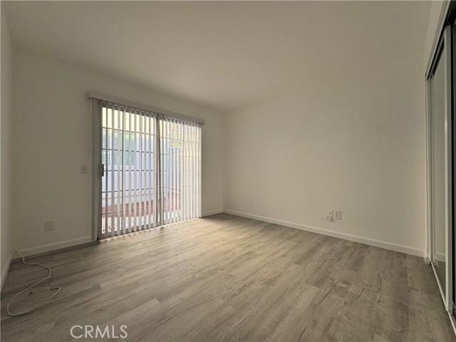 Detail Gallery Image 17 of 22 For 19351 Strathern, Reseda,  CA 91335 - 4 Beds | 2 Baths