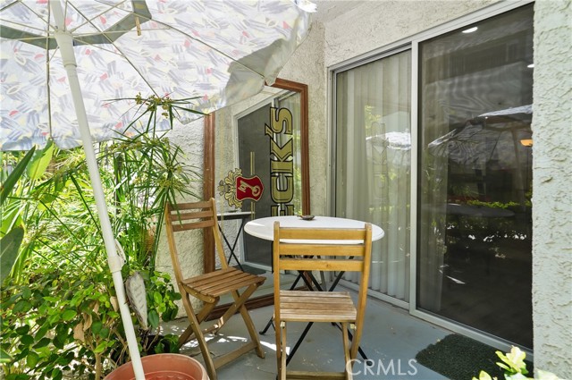 Detail Gallery Image 9 of 22 For 18530 Hatteras St #130,  Tarzana,  CA 91356 - 2 Beds | 2 Baths