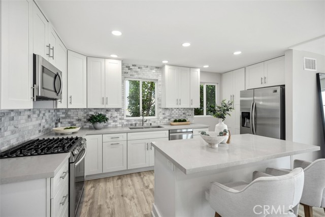 32091 Virginia Way, Laguna Beach CA: https://media.crmls.org/medias/c9095ff0-8634-4471-96fc-bf09f50444cd.jpg