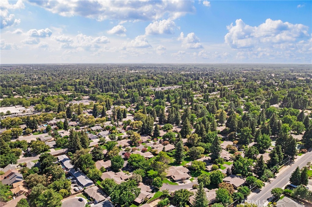 https://media.crmls.org/medias/c90979bc-3f99-4586-88c4-593598991f13.jpg?preset=X-Large