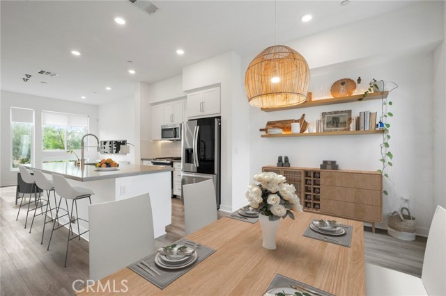 Detail Gallery Image 10 of 21 For 279 Dockside Ln, San Pedro,  CA 90731 - 3 Beds | 3/1 Baths