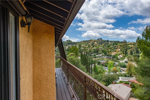 4389 San Blas Avenue, Woodland Hills CA: https://media.crmls.org/medias/c90a7bdd-4d21-4067-b9b5-a436a2dd1260.jpg
