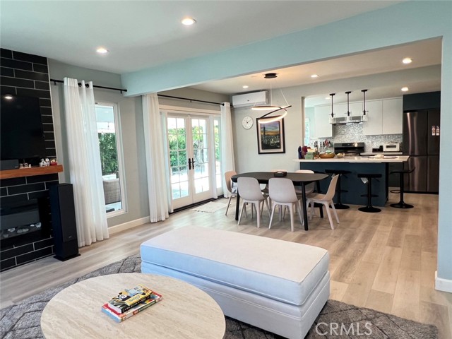 206 S Sunset Place, Monrovia CA: https://media.crmls.org/medias/c90aab32-e52b-40f4-aa94-928a7b2e624d.jpg