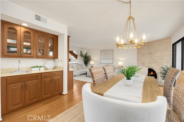 Kitchen bar dining area