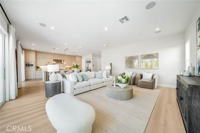 211 Wild Flower, Lake Forest CA: https://media.crmls.org/medias/c90aef8a-622b-4819-b377-5338adef7003.jpg
