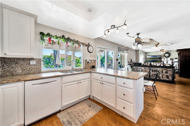 Detail Gallery Image 27 of 43 For 1475 Labrador, Corona,  CA 92882 - 4 Beds | 3 Baths