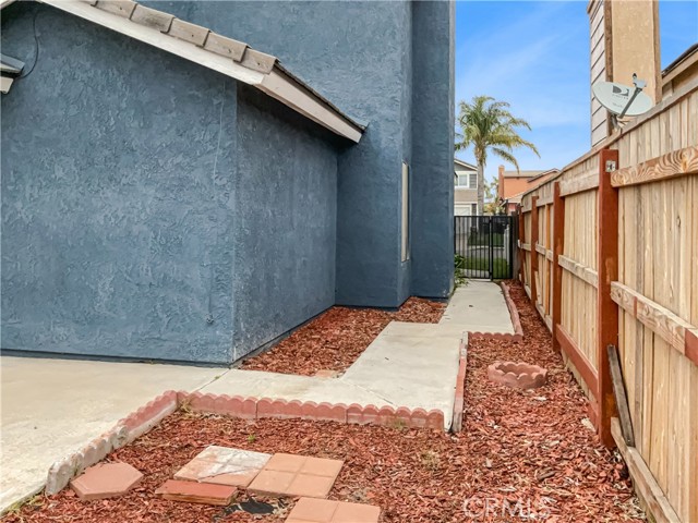 Detail Gallery Image 16 of 21 For 1758 W Quartermaster St, Colton,  CA 92324 - 4 Beds | 2/1 Baths