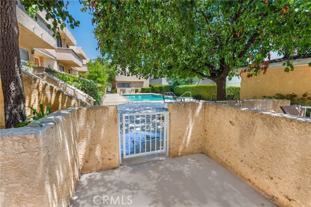 Detail Gallery Image 12 of 13 For 15035 Nordhoff St #115,  North Hills,  CA 91343 - 2 Beds | 3 Baths