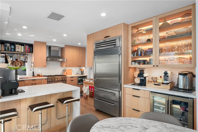 Detail Gallery Image 3 of 7 For 453 Vista Trucha, Newport Beach,  CA 92660 - 3 Beds | 2/1 Baths
