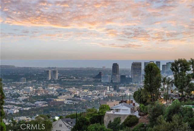 1782 Viewmont Drive, Los Angeles CA: https://media.crmls.org/medias/c90f1514-39f1-430e-acf2-7979d445f59a.jpg