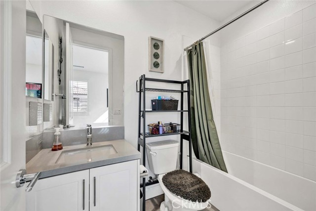 Detail Gallery Image 43 of 59 For 1270 E Providence Loop, Placentia,  CA 92870 - 4 Beds | 4/1 Baths