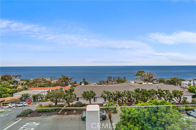 Detail Gallery Image 8 of 22 For 2482 Glenneyre St, Laguna Beach,  CA 92651 - 3 Beds | 3/1 Baths