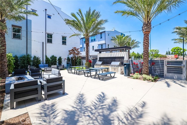 139 Jessup Way, Tustin CA: https://media.crmls.org/medias/c9103d98-e2ed-4da7-b4c4-641ded1ce505.jpg