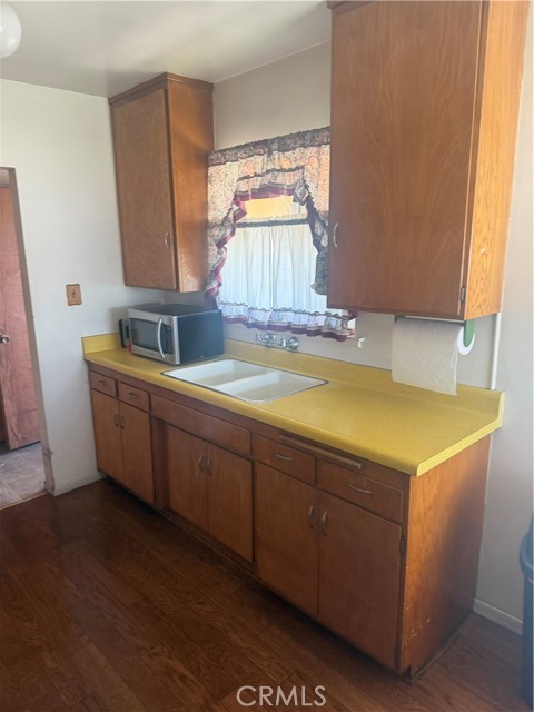 Detail Gallery Image 4 of 9 For 14411 Robbie Ct, Baldwin Park,  CA 91706 - 3 Beds | 2 Baths