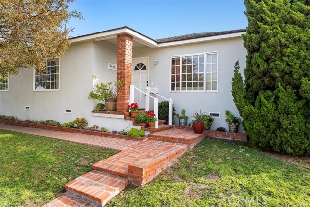 1601 18th Street, Manhattan Beach, California 90266, 3 Bedrooms Bedrooms, ,1 BathroomBathrooms,Residential,Sold,18th,SB21241206