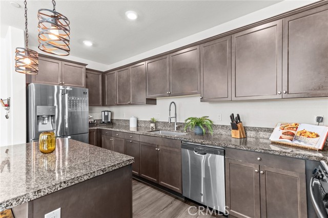 Detail Gallery Image 7 of 43 For 5873 Oatfield Ave, Corona,  CA 92880 - 3 Beds | 2/1 Baths