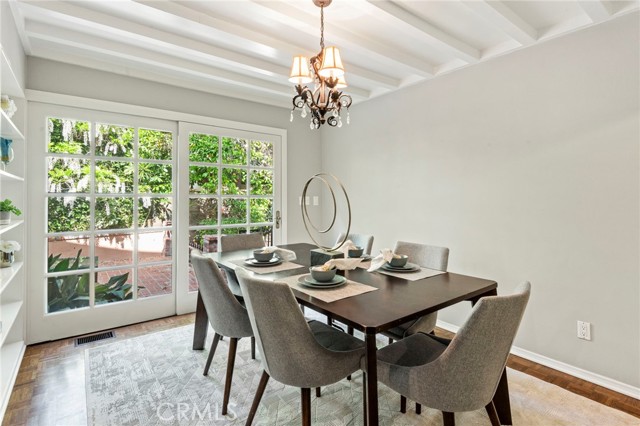 Detail Gallery Image 9 of 45 For 3250 Velma Dr, Los Angeles,  CA 90068 - 3 Beds | 2 Baths