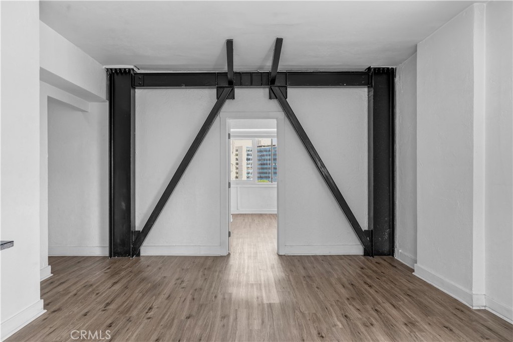 https://media.crmls.org/medias/c910b015-328a-4b7b-b29d-d0beaa2d50d6.jpg?preset=X-Large