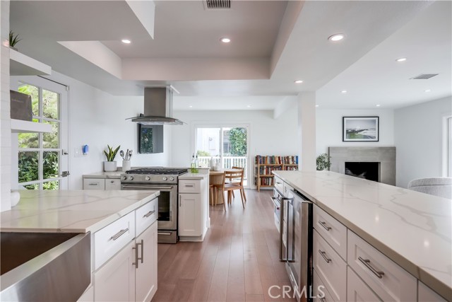 605 E Avenida San Juan, San Clemente CA: https://media.crmls.org/medias/c910f715-0d32-49eb-9941-0afc1dedab1f.jpg