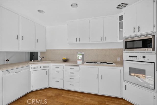 Detail Gallery Image 11 of 52 For 121 via Ardilla, Palos Verdes Estates,  CA 90274 - 3 Beds | 2 Baths