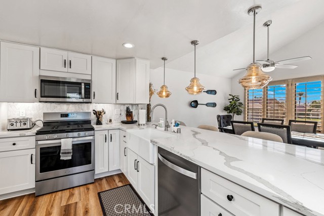 15 Marbella Lane, Palm Desert CA: https://media.crmls.org/medias/c9111de1-0c23-426f-9c49-1692d742d923.jpg