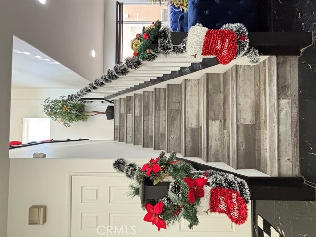 Detail Gallery Image 13 of 28 For 27700 Thalia Ln, Canyon Country,  CA 91351 - 3 Beds | 3 Baths