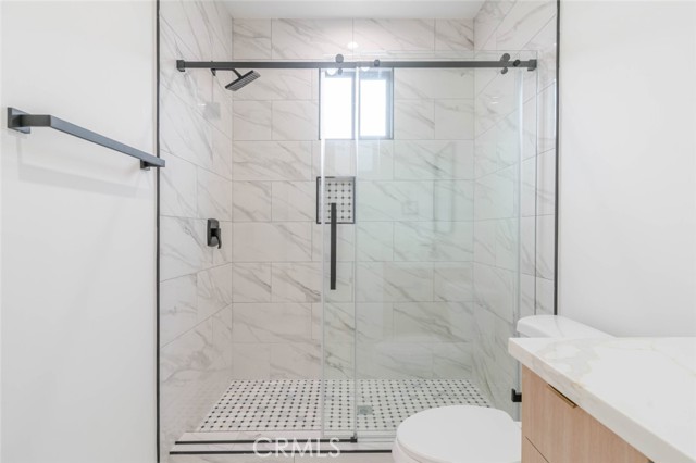 Detail Gallery Image 14 of 21 For 6215 Sylvia Ave, Tarzana,  CA 91335 - 3 Beds | 2 Baths