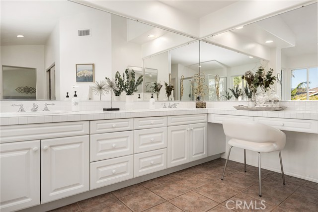 19692 Dorado Drive, Lake Forest CA: https://media.crmls.org/medias/c9128e22-db0b-4543-83f3-34d07fb9337a.jpg