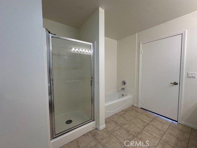 Detail Gallery Image 14 of 19 For 7551 Jordan #405,  Canoga Park,  CA 91303 - 3 Beds | 3 Baths