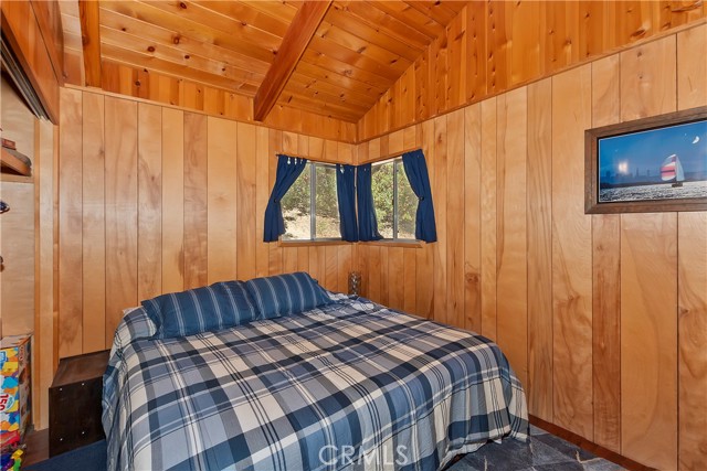 812 Arosa Drive, Crestline CA: https://media.crmls.org/medias/c9138873-ae63-421e-8d84-c1824085c8c0.jpg